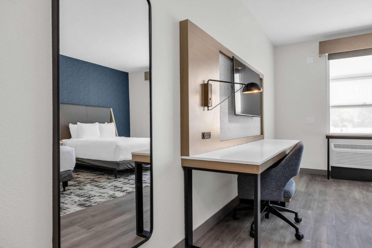 La Quinta Inn & Suites By Wyndham San Jose Airport-Downtown Exteriér fotografie