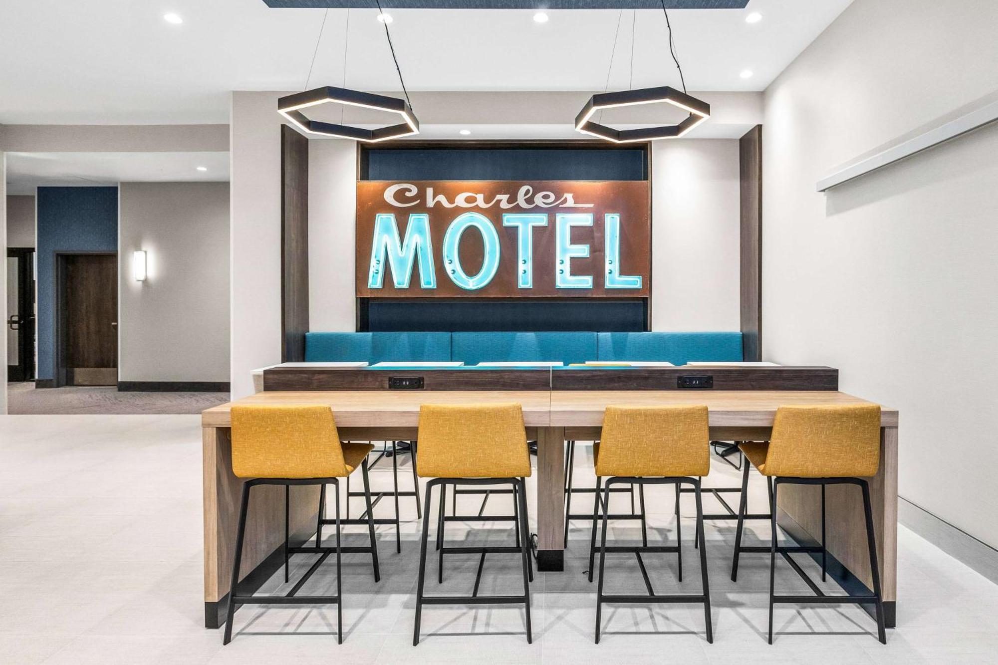 La Quinta Inn & Suites By Wyndham San Jose Airport-Downtown Exteriér fotografie